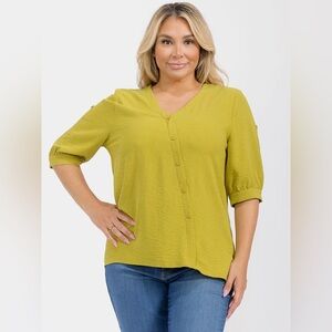 052 PLUS Soul of Curves Short Sleeve V-Neck Button Detail High-Low Blouse